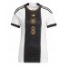 Camisa de time de futebol Alemanha Leon Goretzka #8 Replicas 1º Equipamento Feminina Mundo 2022 Manga Curta